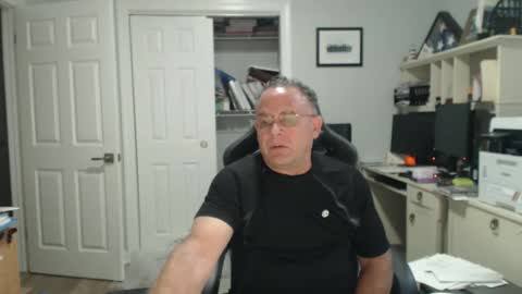 Twopeopleinlove online show from 10-08-25, 10:13