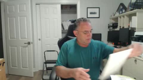 Twopeopleinlove online show from 10-13-25, 10:15