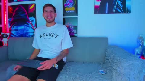 Oscar and Moises online show from 03-10-25, 06:23