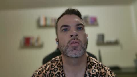 Snapshot of ty_lerdavid chatting on 03-23-26, 05:28 TylerDavid online show from 03-23-26, 05:28