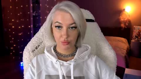 Miley online show from 01-26-25, 02:41