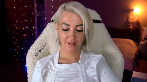 Miley online show from 02-08-25, 03:53