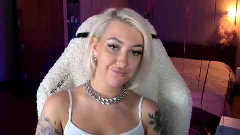 Miley online show from 03-01-25, 06:11