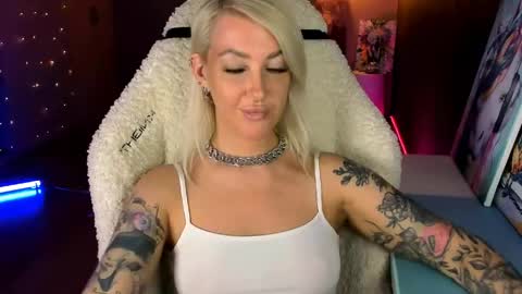 Snapshot of tykioty_miley chatting on 05-22-26, 03:06 Miley online show from 05-22-26, 03:06