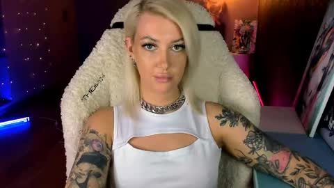 Snapshot of tykioty_miley chatting on 05-30-26, 11:29 Miley online show from 05-30-26, 11:29
