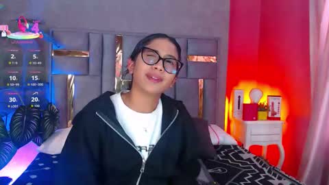 Snapshot of tyla_ks chatting on 12-18-25, 07:53 tyla_ks online show from 12-18-25, 07:53