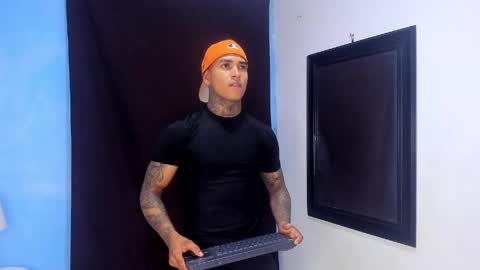 tyler_bell_ online show from 05-05-26, 03:14