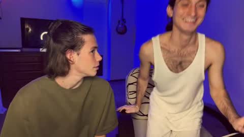 Snapshot of tyler_hack chatting on 10-04-25, 07:34 Tyler and Chris online show from 10-04-25, 07:34