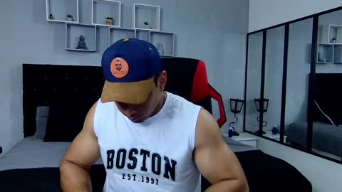 tyler_hank1 online show from 02-01-25, 01:02