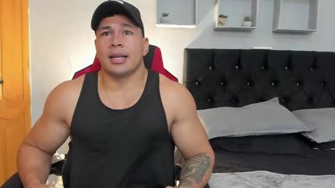 tyler_hank1 online show from 04-08-26, 03:06