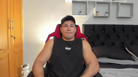 tyler_hank1 online show from 04-10-26, 10:58