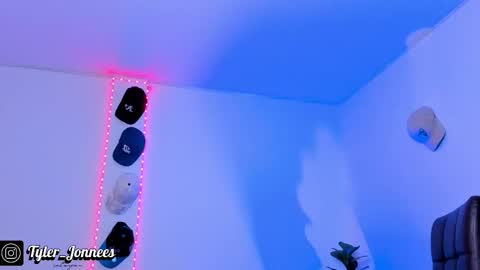 Tyler online show from 11-25-25, 12:21