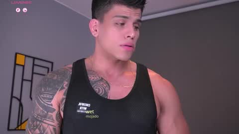 Snapshot of tyler_muscle chatting on 12-18-25, 12:49 David online show from 12-18-25, 12:49