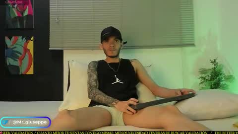 Snapshot of tylergiuseppe_ chatting on 10-07-25, 01:30 tylergiuseppe_ online show from 10-07-25, 01:30