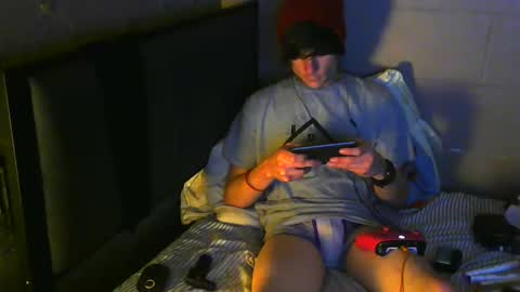 Snapshot of tylerlee199169 chatting on 12-13-24, 08:51 Tyler online show from 12-13-24, 08:51