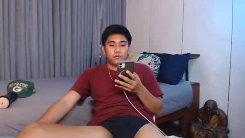 Snapshot of tylerwatson22 chatting on 12-29-24, 06:45 tyler online show from 12-29-24, 06:45