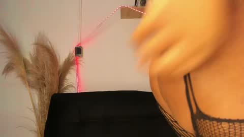 tylla__ online show from 04-26-26, 08:50