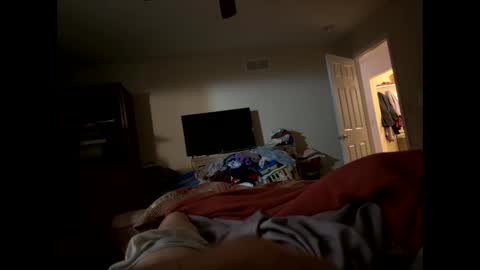 Snapshot of tymm4534 chatting on 10-29-25, 04:04 tymm4534 online show from 10-29-25, 04:04