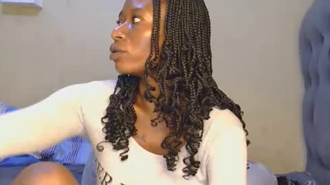 tynniee online show from 04-25-26, 09:45