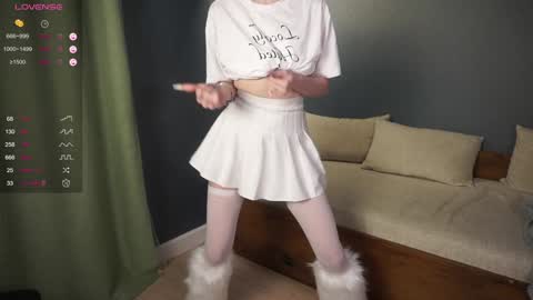 Snapshot of udelaborom chatting on 01-29-25, 06:39 Lili online show from 01-29-25, 06:39