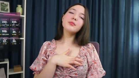 Snapshot of udelaborom chatting on 01-30-25, 05:52 Lili online show from 01-30-25, 05:52