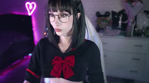 Snapshot of uindi chatting on 01-02-25, 04:24 Izzy online show from 01-02-25, 04:24