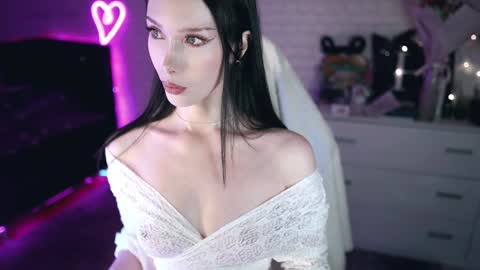 Snapshot of uindi chatting on 01-10-25, 10:39 Izzy online show from 01-10-25, 10:39