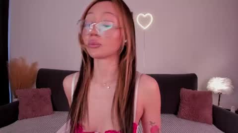 Naomi online show from 07-08-26, 07:24