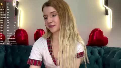 Snapshot of ulalittlepage chatting on 02-18-26, 03:08 Vikki online show from 02-18-26, 03:08