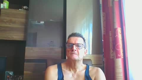 Snapshot of ulmeni4 chatting on 12-19-24, 10:34 ulmeni4 online show from 12-19-24, 10:34