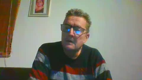 Snapshot of ulmeni4 chatting on 01-01-25, 04:18 ulmeni4 online show from 01-01-25, 04:18