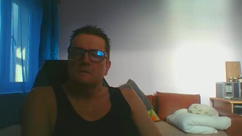 Snapshot of ulmeni4 chatting on 01-12-25, 01:37 ulmeni4 online show from 01-12-25, 01:37