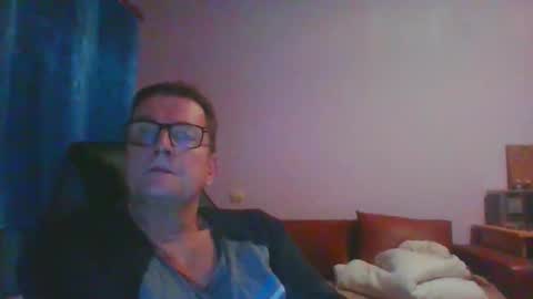 Snapshot of ulmeni4 chatting on 01-12-25, 07:42 ulmeni4 online show from 01-12-25, 07:42
