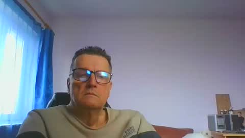 Snapshot of ulmeni4 chatting on 01-17-25, 10:33 ulmeni4 online show from 01-17-25, 10:33