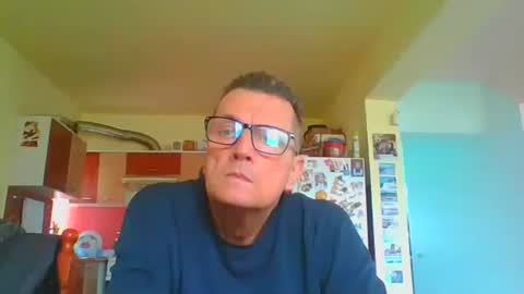 ulmeni4 online show from 05-18-26, 12:22