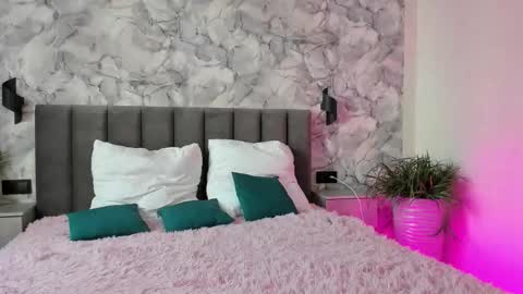 Melena online show from 10-21-25, 04:35