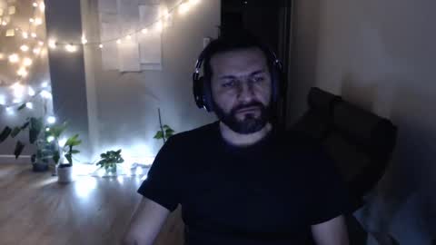 Snapshot of ultratoaster chatting on 12-21-24, 12:09 ultratoaster online show from 12-21-24, 12:09