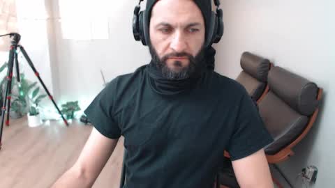 Snapshot of ultratoaster chatting on 01-06-25, 05:08 ultratoaster online show from 01-06-25, 05:08