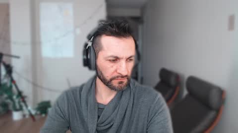 Snapshot of ultratoaster chatting on 01-21-25, 06:12 ultratoaster online show from 01-21-25, 06:12