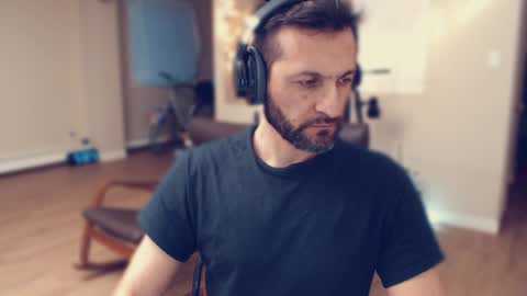 Snapshot of ultratoaster chatting on 01-31-25, 12:39 ultratoaster online show from 01-31-25, 12:39