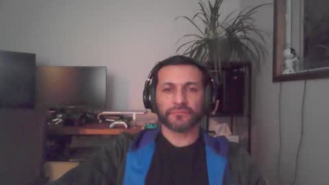 Snapshot of ultratoaster chatting on 11-15-25, 06:22 ultratoaster online show from 11-15-25, 06:22