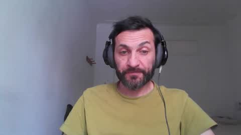 Snapshot of ultratoaster chatting on 12-14-25, 05:29 ultratoaster online show from 12-14-25, 05:29