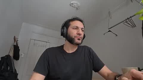 Snapshot of ultratoaster chatting on 12-22-25, 07:22 ultratoaster online show from 12-22-25, 07:22