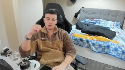 Snapshot of ulxer chatting on 12-14-24, 12:11 hi im mike tyson - online show from 12-14-24, 12:11