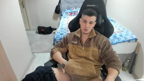 Snapshot of ulxer chatting on 12-21-24, 08:10 hi im mike tyson - online show from 12-21-24, 08:10
