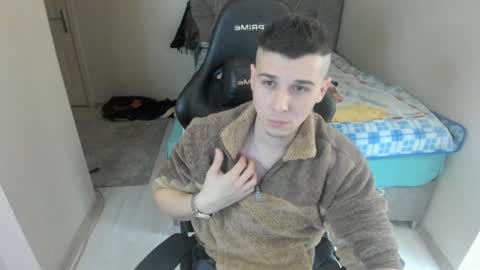 Snapshot of ulxer chatting on 01-03-25, 04:33 hi im mike tyson - online show from 01-03-25, 04:33