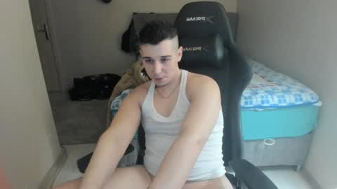 Snapshot of ulxer chatting on 01-05-25, 12:31 hi im mike tyson - online show from 01-05-25, 12:31