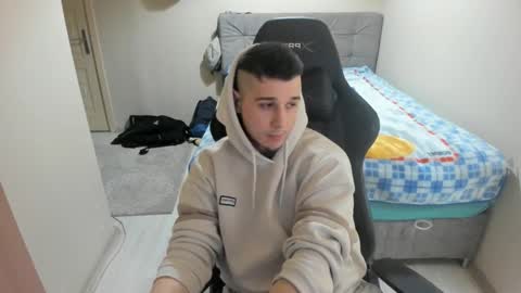 Snapshot of ulxer chatting on 01-11-25, 09:25 hi im mike tyson - online show from 01-11-25, 09:25