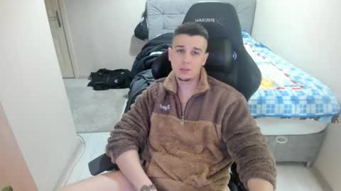 Snapshot of ulxer chatting on 01-17-25, 10:45 hi im mike tyson - online show from 01-17-25, 10:45