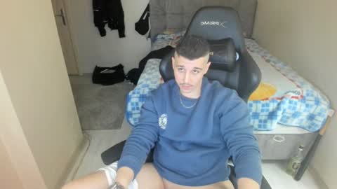 Snapshot of ulxer chatting on 02-06-25, 08:02 hi im mike tyson - online show from 02-06-25, 08:02